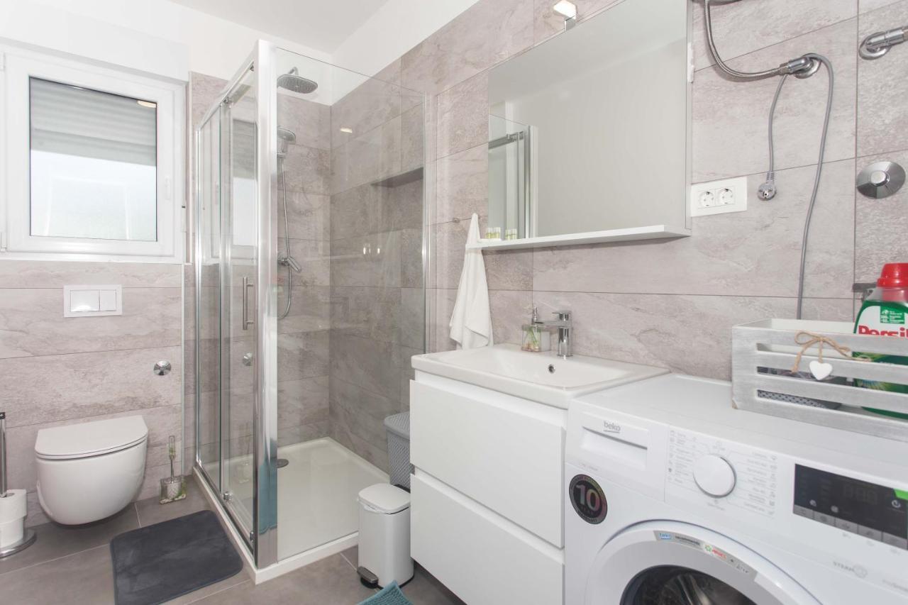 Delminium Apartment Kastela Bagian luar foto